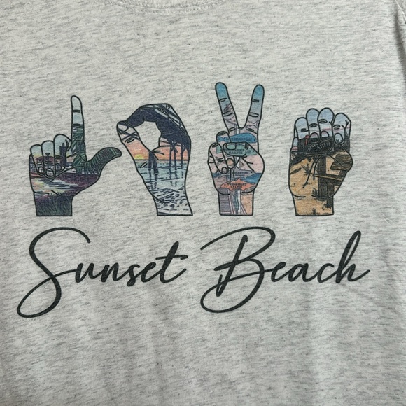 NWT Sunset Beach, North Carolina Women’s ASL “LOVE” Short Sleeve T-Shirt - Picture 3 of 4